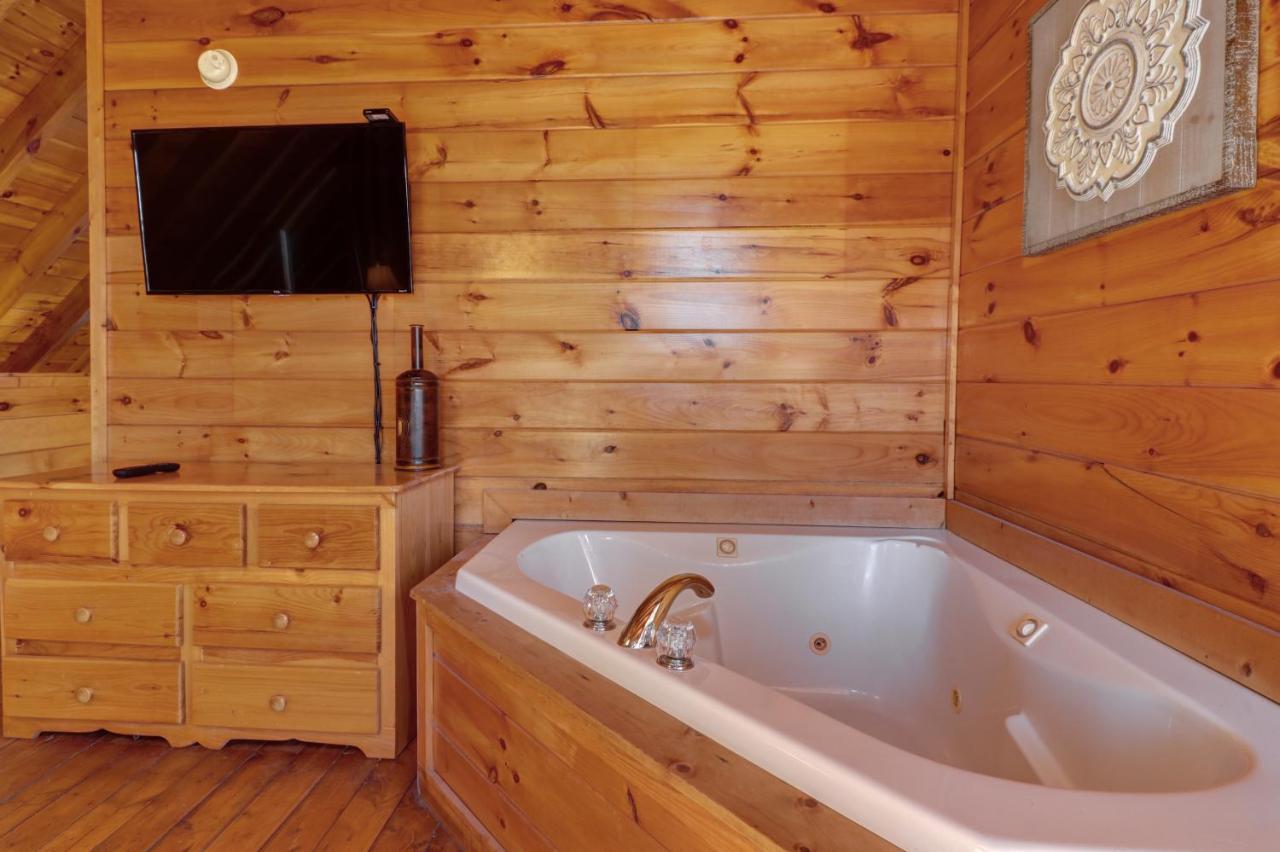 Peaceful Setting Cabin Villa Pigeon Forge Exterior photo